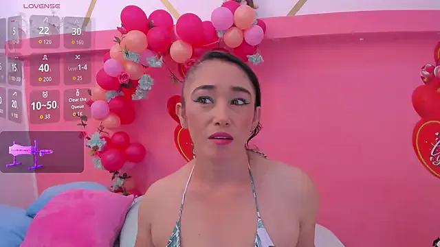 Freechat charlotte-11 on StripChat