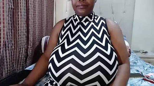 Freechat CHOCOLATEDARKBUSTYX on StripChat