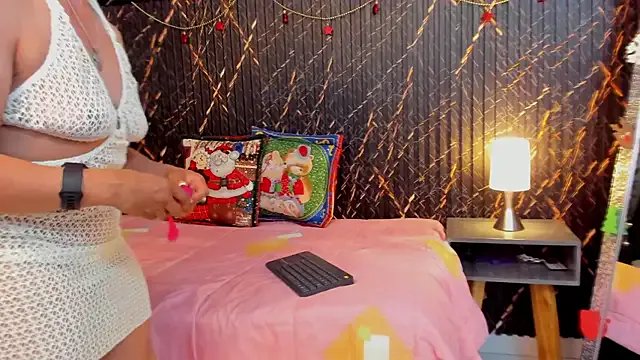 clara_heat on StripChat