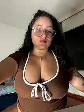 CurlyGirl_1 on StripChat