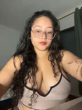 CurlyGirl_1 on StripChat