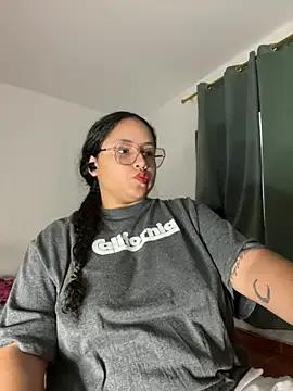 CurlyGirl_1 on StripChat