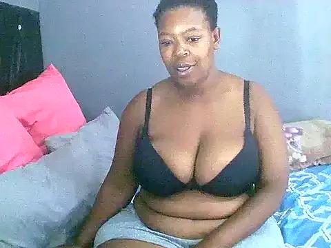 Freechat curvyloneah75 on StripChat
