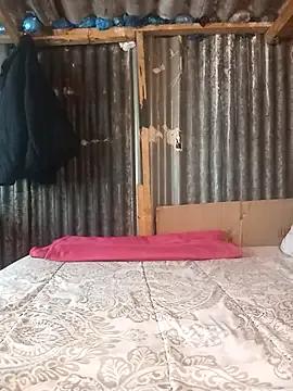 Freechat curvyloneah75 on StripChat