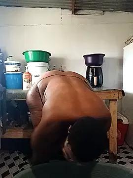 Freechat curvyloneah75 on StripChat