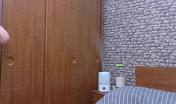 CuteBlondeMe on StripChat