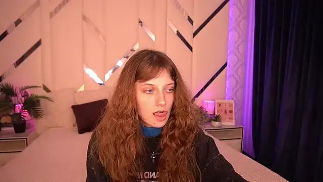 Freechat CuteeFoxy on StripChat