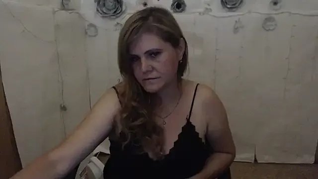 Freechat DaniellaKiss on StripChat