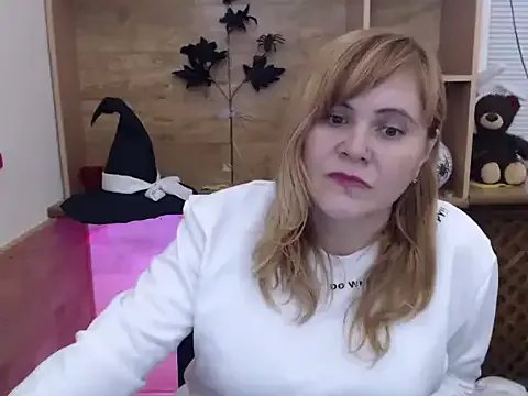 Freechat DaniellaKiss on StripChat