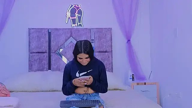 Freechat danilu_and_eva21 on StripChat