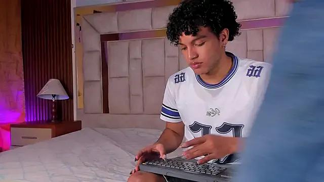 DanteAndKyle — Both suck dildo at the same time 