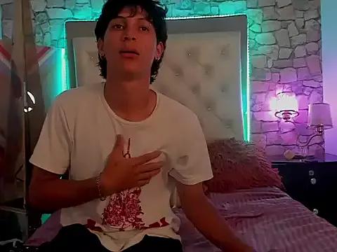 DavidAndClare on StripChat