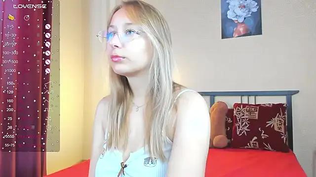 dina_sunshine on StripChat