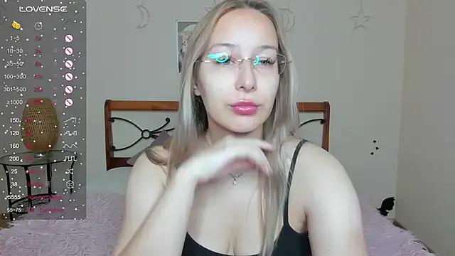 dina_sunshine on StripChat