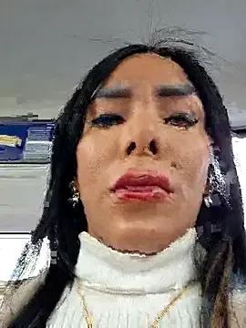 Doll_Loren on StripChat 