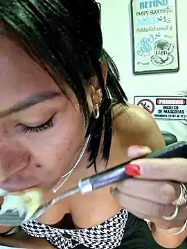 Doll_Loren on StripChat 