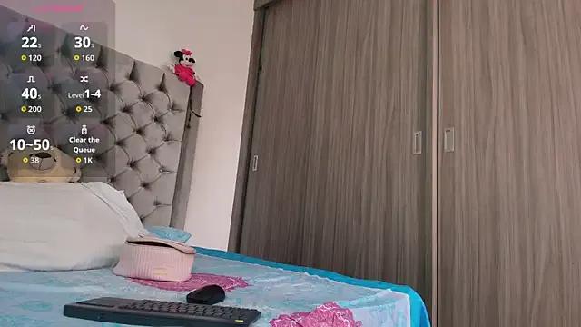 Freechat dreamsussi on StripChat