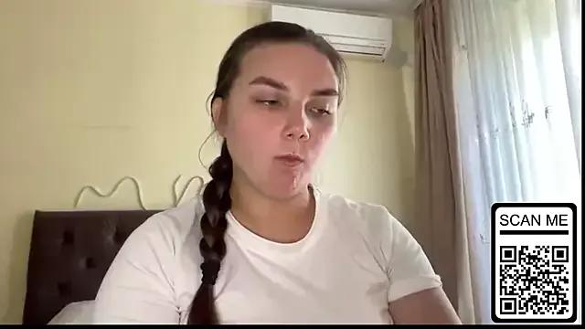 Dreamyblushfairy on StripChat