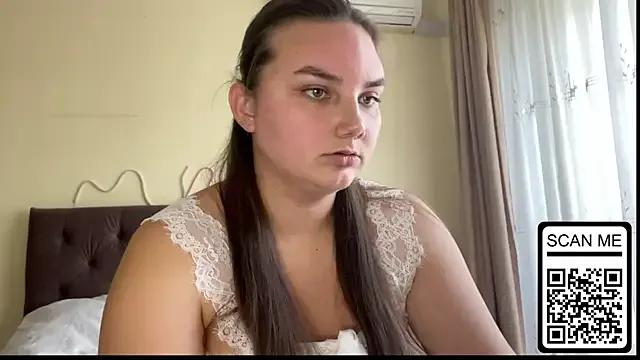 Dreamyblushfairy on StripChat