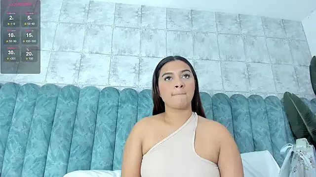 Freechat dulce_lian on StripChat