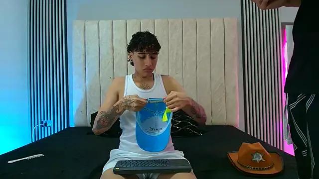 Freechat DustinandJordan on StripChat