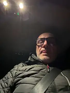 Freechat eddivad6974 on StripChat