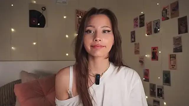 Freechat EditaBails on StripChat