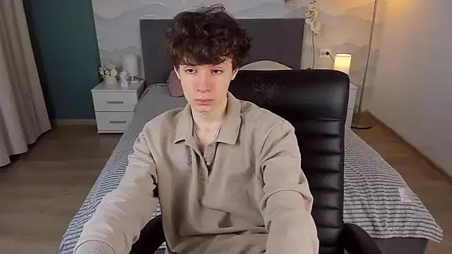 Edvard_Blare on StripChat