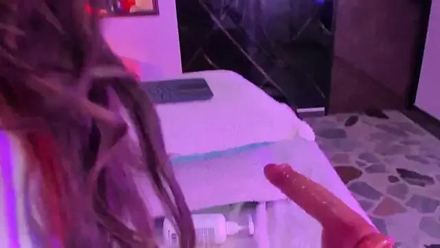 Freechat eimy_jones_ on StripChat