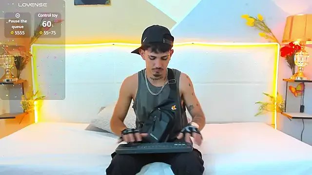 elenacooper1 on StripChat 