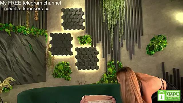 ella_knockers_xl on StripChat