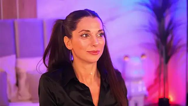 EllyLynn on StripChat 