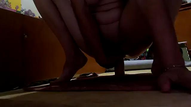 EllyseJenner on StripChat