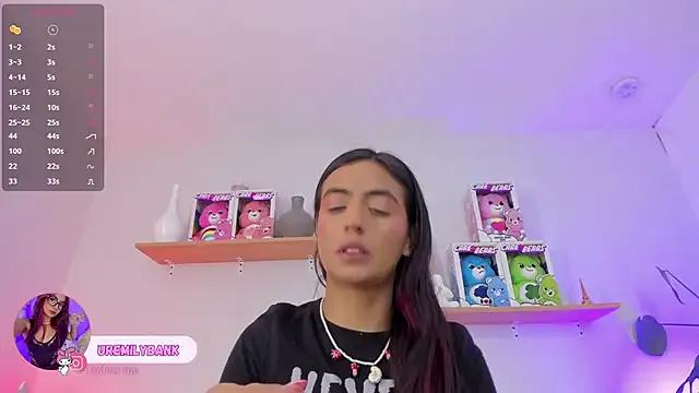 Freechat emily_bank on StripChat