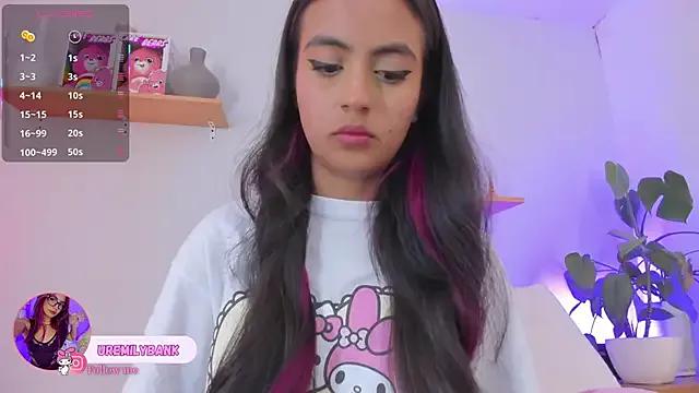 Freechat emily_bank on StripChat