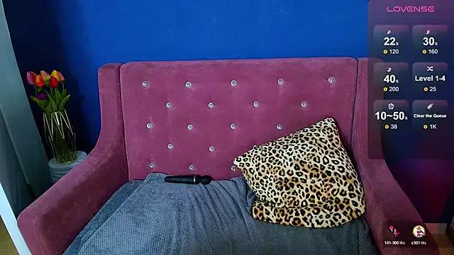 Emma__Ross on StripChat 