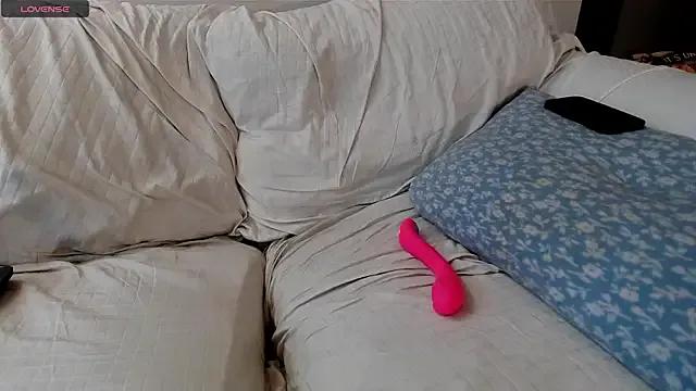 EmoDream1998 on StripChat