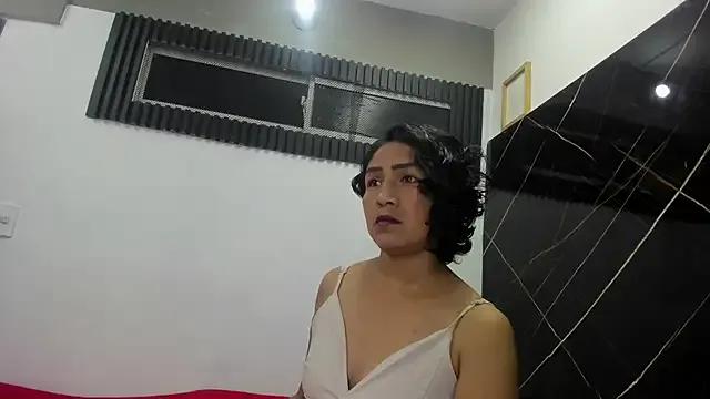 emperatris_23 on StripChat 