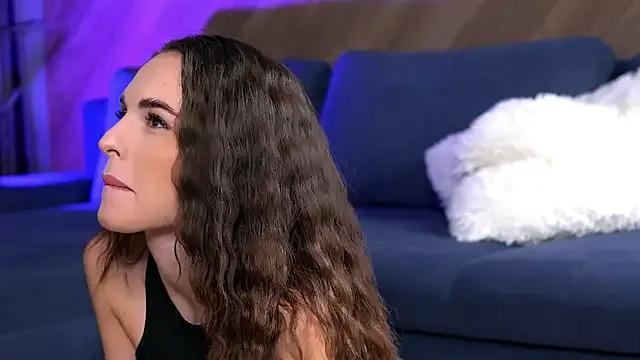 EsmeAinsley on StripChat 