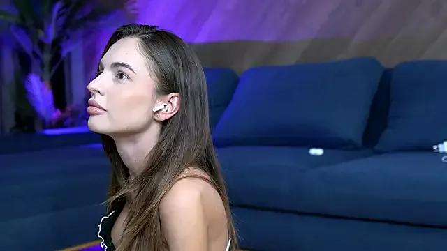 EsmeAinsley on StripChat 