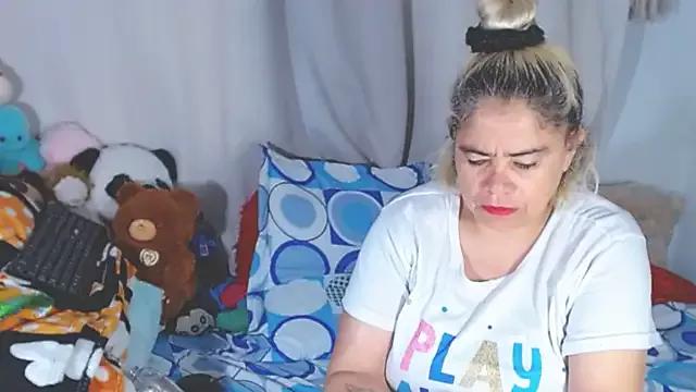 Freechat estrellita_fugaz16x on StripChat