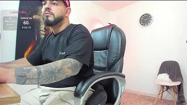 Freechat Ethan_Castellano on StripChat