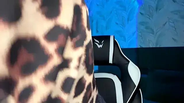 EvaPeace — unbutton the bra and dance naked back