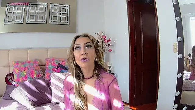 Freechat EvelinaGrey on StripChat