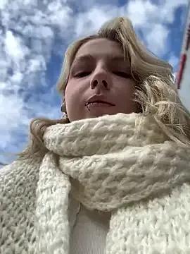 EveLittleSinner on StripChat 