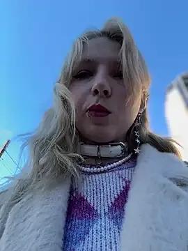 EveLittleSinner on StripChat 