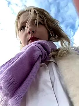 EveLittleSinner on StripChat 