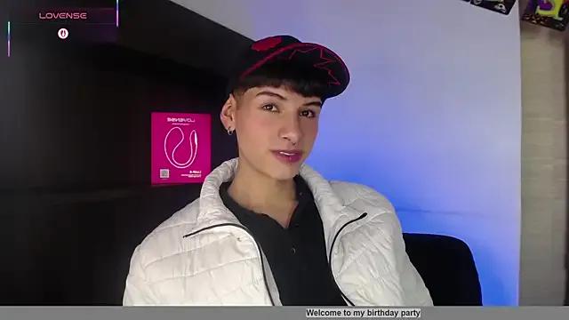 Freechat Ezra_Storm on StripChat