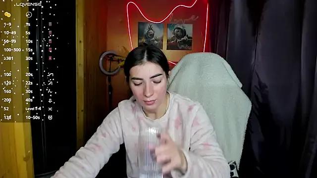 Fiery_Brunette_ on StripChat