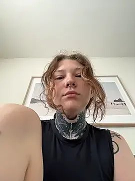 FionaMurr — show your butt close up